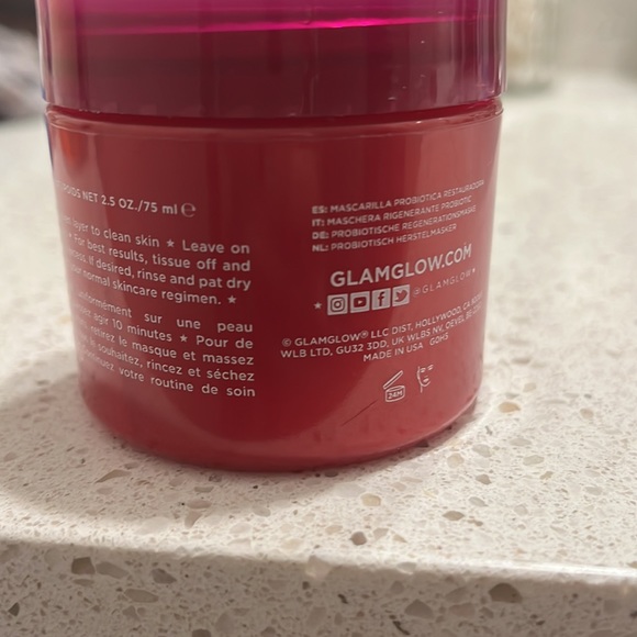 Glam Glow Berry Glow Recovery Mask - Picture 2 of 2